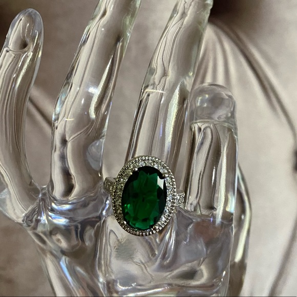 New Gorgeous Cut 2.95ct Emerald 925 Silver Ring - Picture 8 of 13